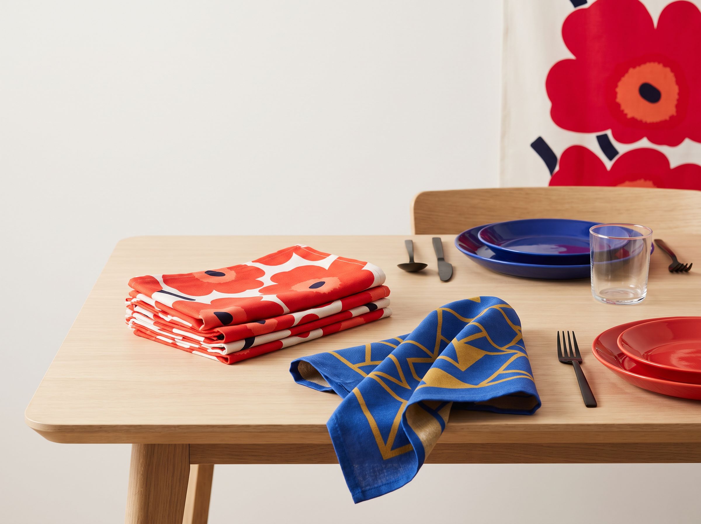 Comment integrer des serviettes de table a une decoration de table festive